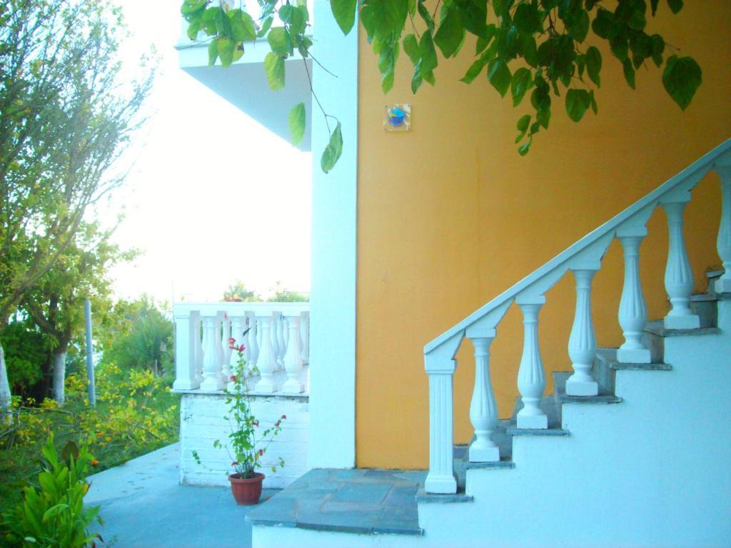 Villa Vania Gardenos Vitaládes Exterior foto